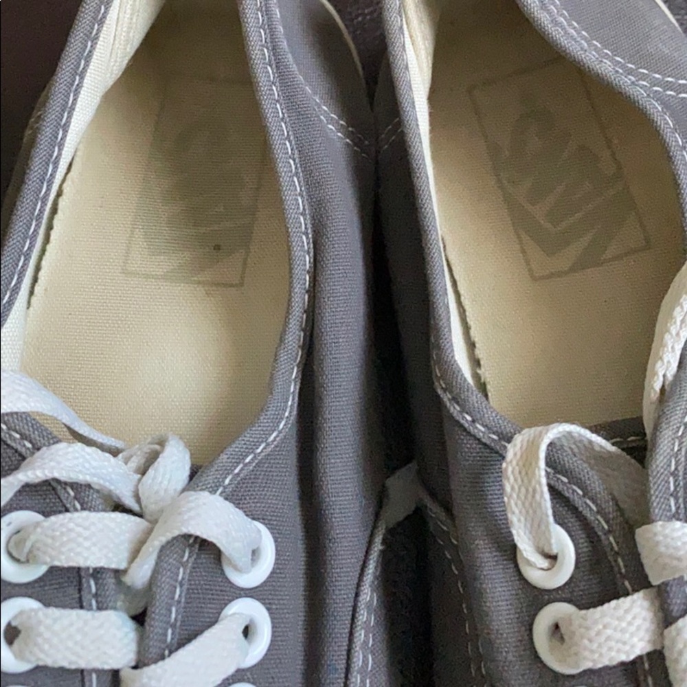 Vans - Picture 6 of 6